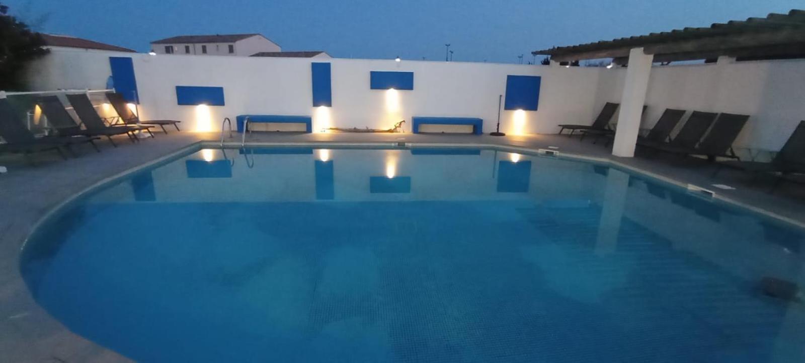 Hotel Le Bleu Marine Saintes-Maries-de-la-Mer Zewnętrze zdjęcie